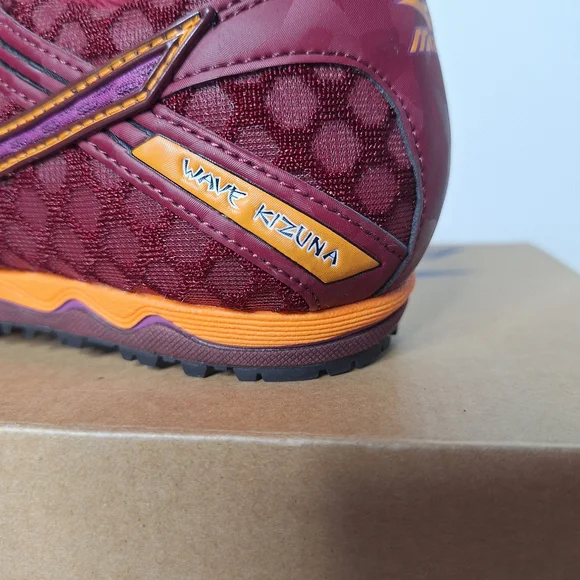 NWB Mizuno brand " The Kizuna" Track and Field running shoes womens size 10. - Picture 7 of 11